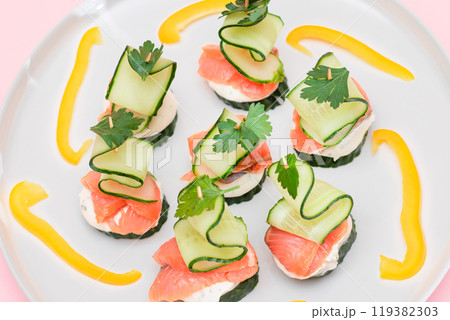 Canapes without Bread with Fresh Salmon, Cucumber and Cream Cheese 119382303