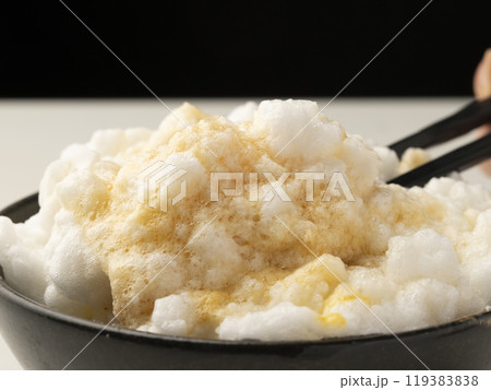ふわふわ卵かけご飯を箸で持ち上げる 119383838