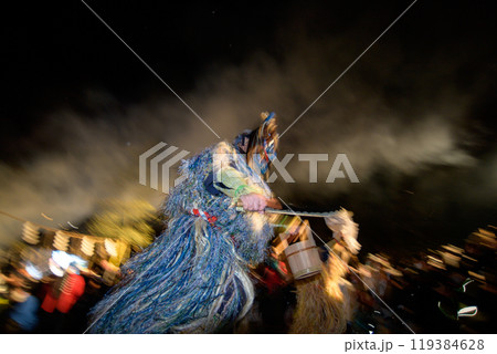 なまはげ踊り　秋田県　柴灯祭り 119384628