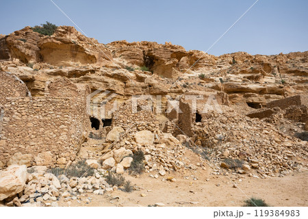 Ruins of Ghomrassen in southeast Tunisia 119384983