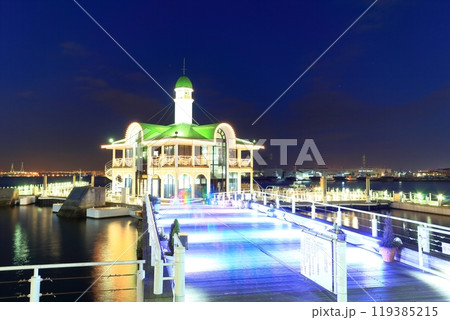 【神奈川県】ぷかりさん橋のイルミネーション（よこはま・みなとみらい海の駅） 119385215