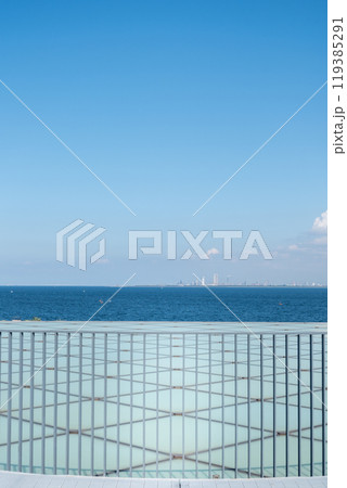 横須賀美術館屋上からの海景色 119385291