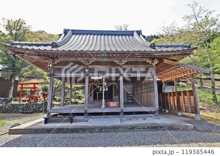 大分県宇佐市上矢部の馬城神社拝殿 119385446