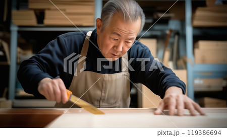 "木の匠: 日本の大工のリアルな瞬間" 119386694