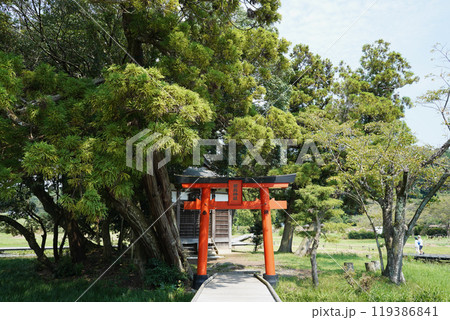 日本の神奈川県足利上郡にある厳島神社 119386841