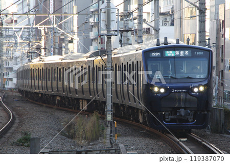 JR埼京線直通:相鉄本線12000系電車(各停:新宿⇔海老名) JR埼京線直通:相鉄本線12000系電車(各停:新宿⇔海老名) 119387070