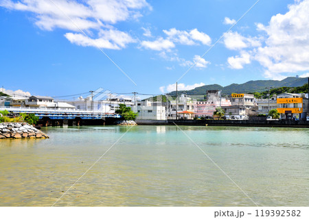 渡久地橋／渡久地港周辺の風景(沖縄県本部町)【2024.10】 119392582