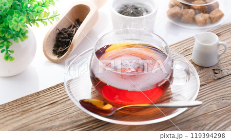 透明なティーカップで紅茶を楽しむ( ホットティー ) 透明なティーカップで紅茶を楽しむ( ホットティー ) 119394298