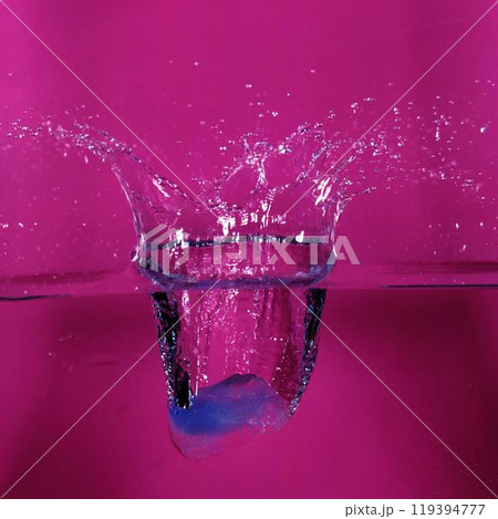 Water drop, splash in water artistic background 119394777