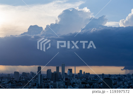 《東京都》東京都心のゲリラ豪雨 119397572