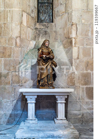 Interior of Alcobaca monastery, Mosteiro de Santa Maria de Alcob 119399667