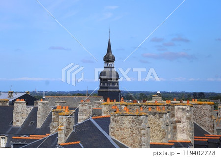 ディナン城からサン＝ソヴール教会を望む 119402728