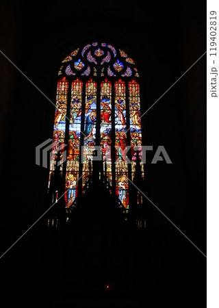 ディナンのサン＝マロ教会のステンドグラス 119402819