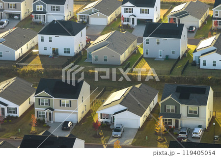Aerial view of tightly packed homes in South Carolina residential area. New family houses as example of real estate development in american suburbs 119405054