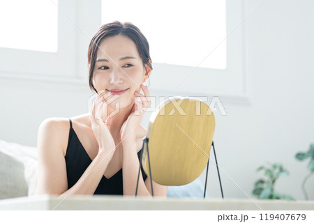 若い女性のビューティーイメージ 119407679