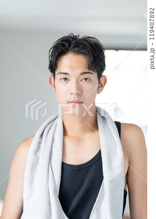 若い男性のポートレート メンズビューティー 若い男性のポートレート メンズビューティー 119407892
