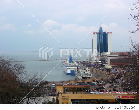 View of the seaport with ships and the hotel View of the seaport with ships and the hotel 119409354