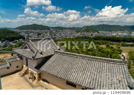姫路城天守閣から見える姫路市街 119409696