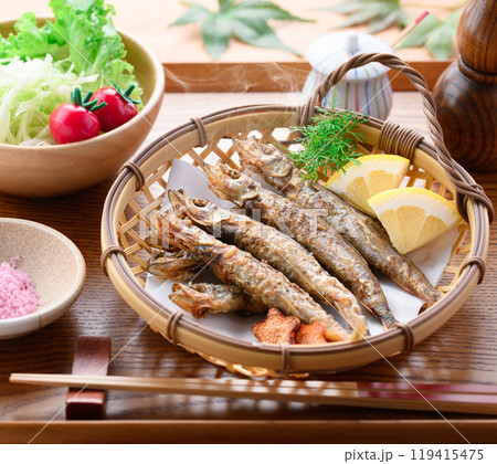 子持ちシシャモの唐揚げ 119415475