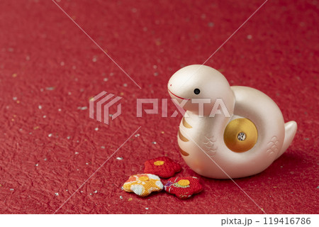 巳年　干支　巳の置物　蛇の置物　白蛇の置物 119416786