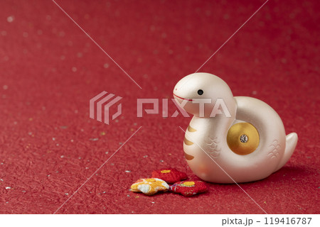 巳年　干支　巳の置物　蛇の置物　白蛇の置物 119416787