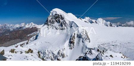 マッターホルングレッシャ―パラダイスから ヴァリス山群の絶景 ブライトホルン、スイス、 ツェルマット マッターホルングレッシャ―パラダイスから ヴァリス山群の絶景 ブライトホルン、スイス、 ツェルマット 119419299