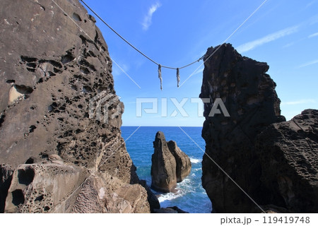 鹿岡の夫婦岩 風紋の岩肌 (四国 高知県) 鹿岡の夫婦岩 風紋の岩肌 (四国 高知県) 119419748