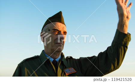 Old Veteran Saying Hello To To People Celebrating Veterans Day Old Veteran Saying Hello To To People Celebrating Veterans Day 119421520
