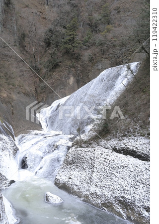 凍結した真冬の「袋田の滝」 凍結した真冬の「袋田の滝」 119422310