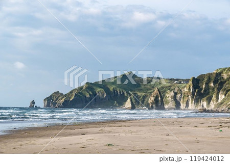 夏の晴れた日の地球岬展望台 北海道室蘭市 119424012