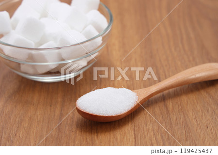 スプーンですくった砂糖 119425437