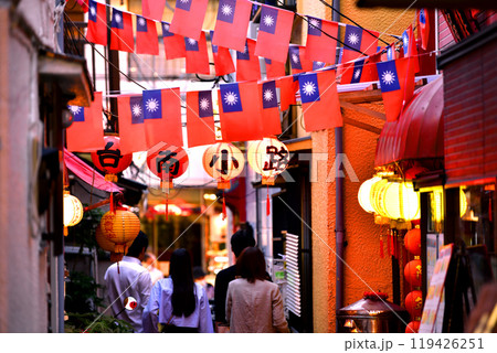 日本の横浜都市景観 横浜中華街の台南小路などを望む＝10月19日 119426251