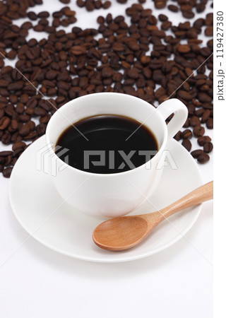 ホットコーヒーとコーヒー豆 ホットコーヒーとコーヒー豆 119427380