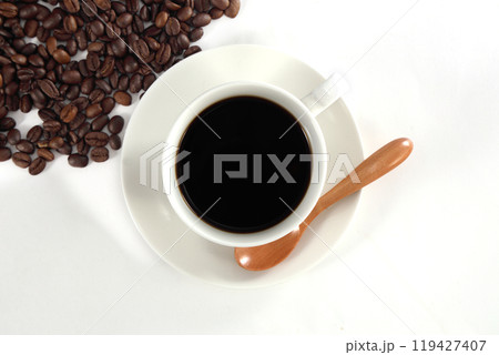 ホットコーヒーとコーヒー豆 ホットコーヒーとコーヒー豆 119427407