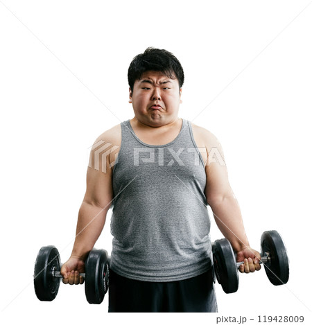 トレーニングする男性 119428009