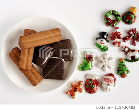 色々なクッキーとクリスマスオーナメント 色々なクッキーとクリスマスオーナメント 119430482