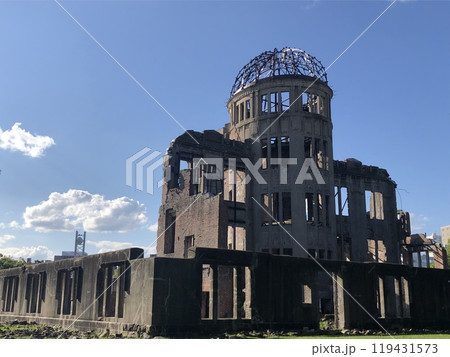 正面から見た原爆ドーム 正面から見た原爆ドーム 119431573