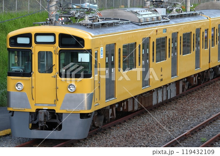 近江鉄道へ回送前の西武線2000系電車 119432109