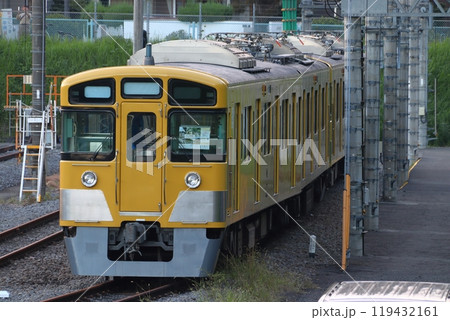 近江鉄道へ回送前の西武線2000系電車 119432161