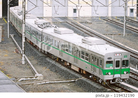 車両基地に停車する営団地下鉄5000系 車両基地に停車する営団地下鉄5000系 119432190