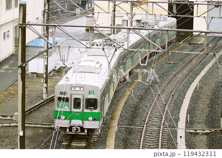 車両基地に停車する営団地下鉄5000系 車両基地に停車する営団地下鉄5000系 119432311