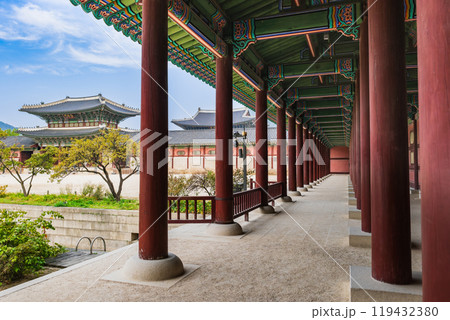 ソウル 景福宮 回廊と勤政門 ソウル 景福宮 回廊と勤政門 119432380