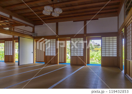 橘寺 往生院 和室からの眺め(奈良県明日香村) 橘寺 往生院 和室からの眺め(奈良県明日香村) 119432853