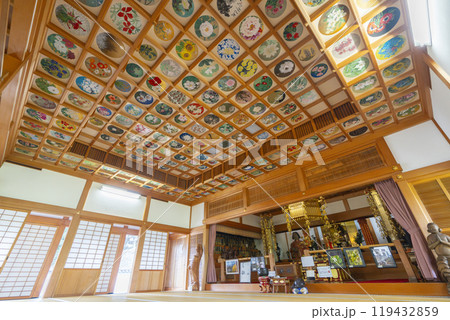 橘寺 往生院の花咲き誇る天井画(奈良県明日香村) 橘寺 往生院の花咲き誇る天井画(奈良県明日香村) 119432859