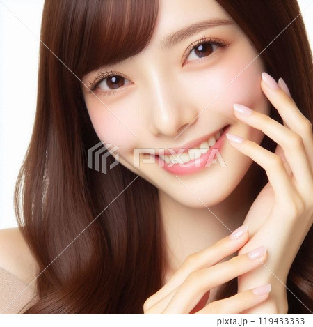 手が綺麗に見えるポーズをとる女性 119433333