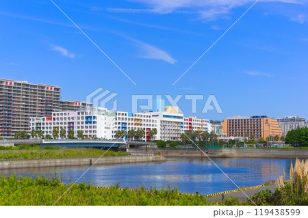 千葉県浦安市境川河口付近の風景2024年10月 119438599