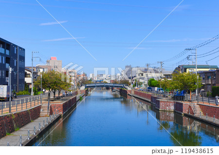 千葉県浦安市境川沿いの風景2024年10月 千葉県浦安市境川沿いの風景2024年10月 119438615
