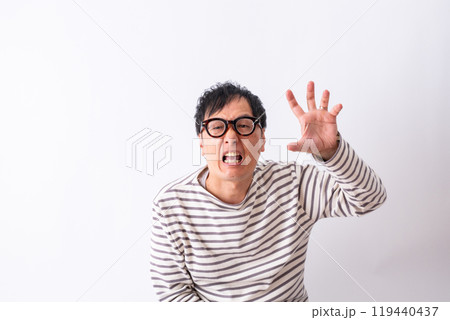 怒った男性のポートレート 怒った男性のポートレート 119440437