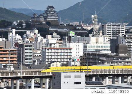 手柄山から臨むドクターと姫路城 119440590