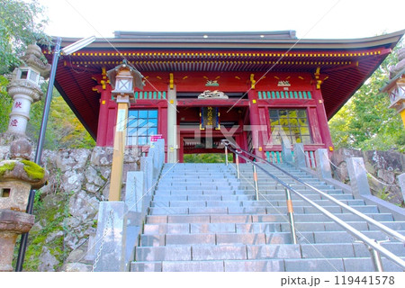 武蔵御嶽神社の随身門 武蔵御嶽神社の随身門 119441578
